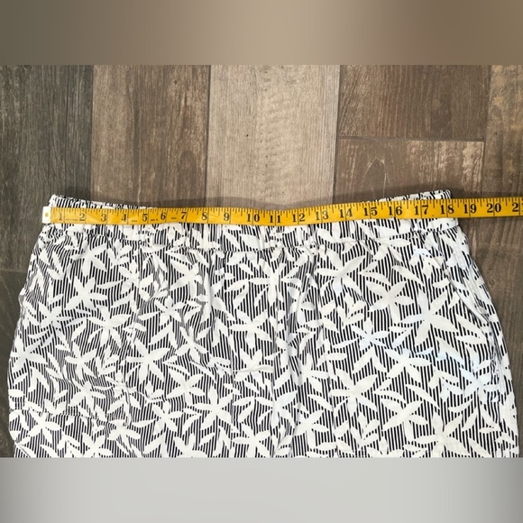 LANDS' END Black and White Floral Print Cotton Blend Skort Skirt Size 18W - Picture 5 of 9